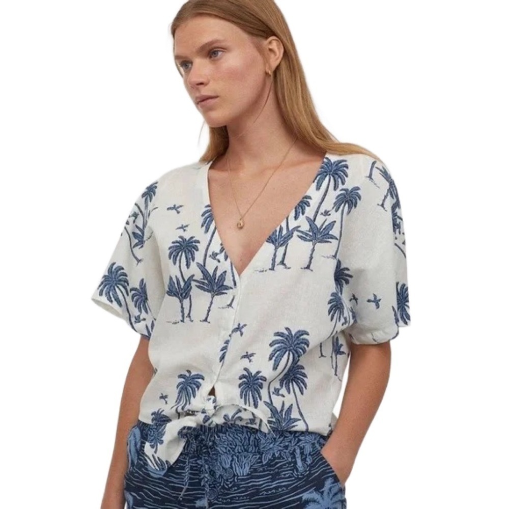 Desmond & Dempsey by H&M Blue and White Palm Print Linen Top in Small